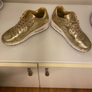Gold Nike sneakers metallic Air Max 90 SP